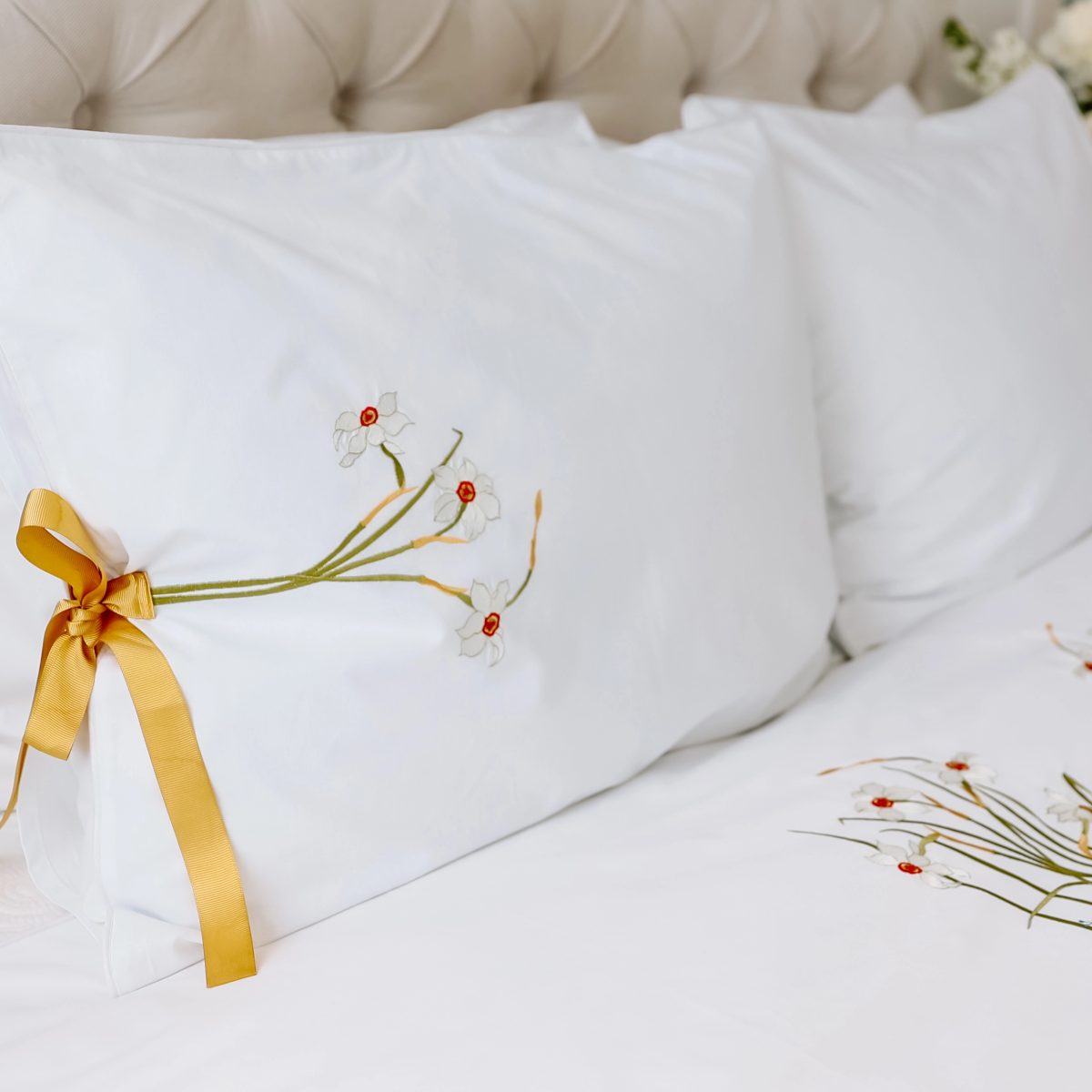 Set 2 fețe de pernă – broderie Narcise